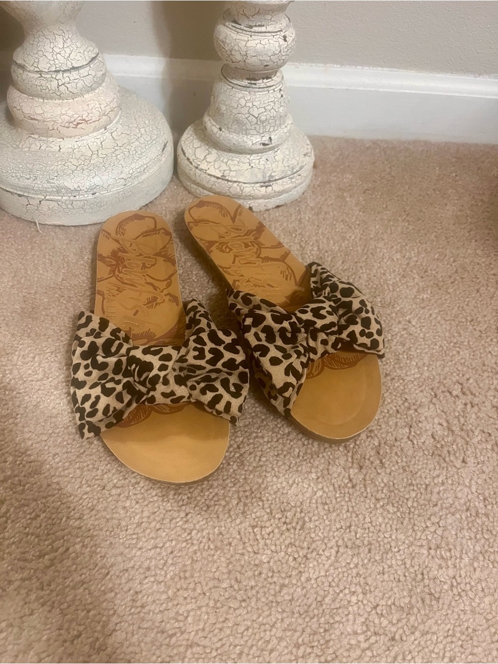 Leopard Bow Slide Sandals in Tan and Black